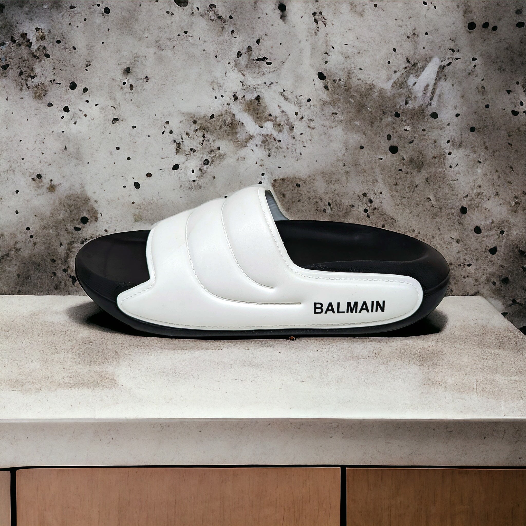 Original White & Black Balmain Slider OB-694